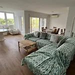 Bonito duplex en Roses con vistas al mar cerca de la playa