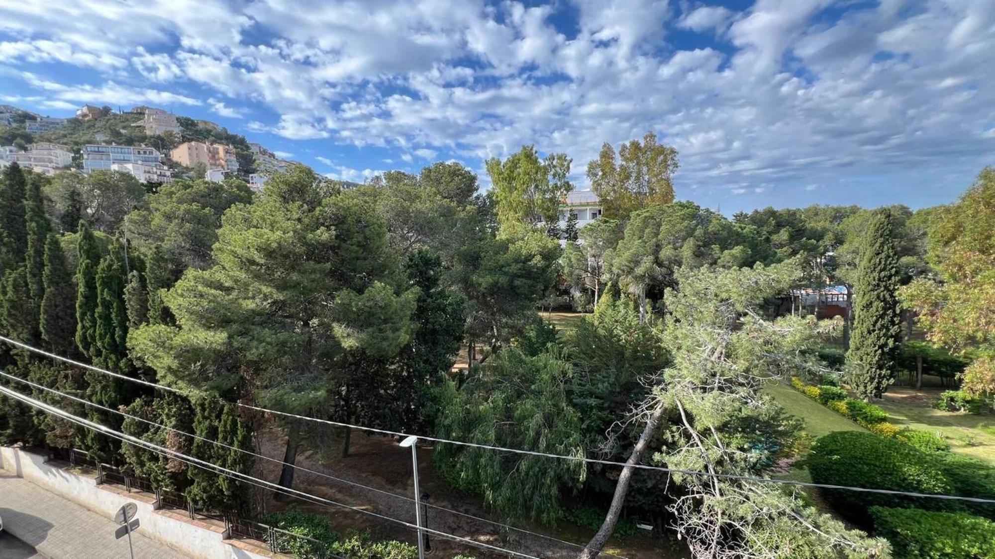 Apartamento Bonito Duplex En Con Vistas Al Mar Cerca De La Playa Rosas